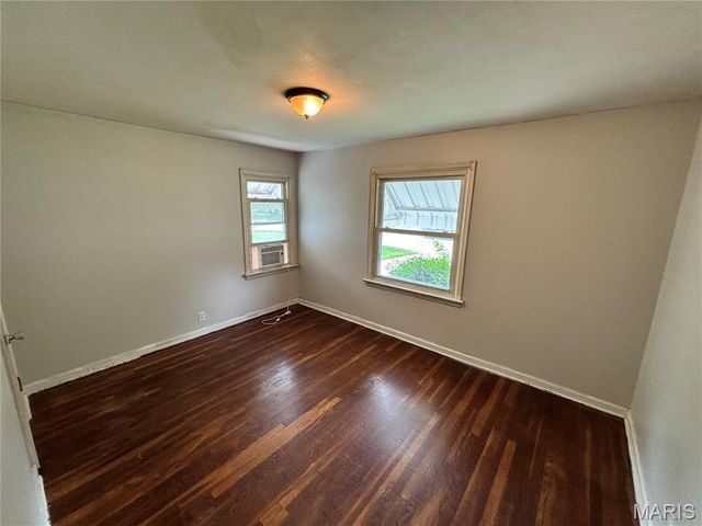 1131 Darr Drive, St Louis, MO 63137