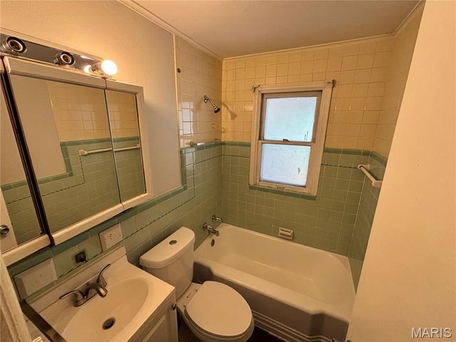 1131 Darr Drive, St Louis, MO 63137