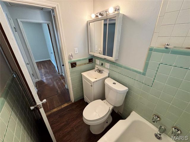 1131 Darr Drive, St Louis, MO 63137