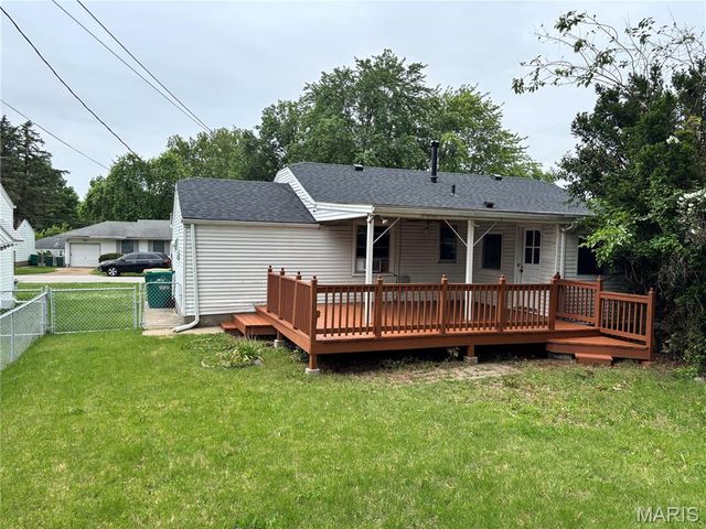 1131 Darr Drive, St Louis, MO 63137