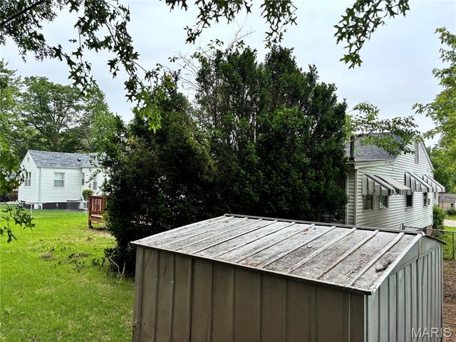1131 Darr Drive, St Louis, MO 63137