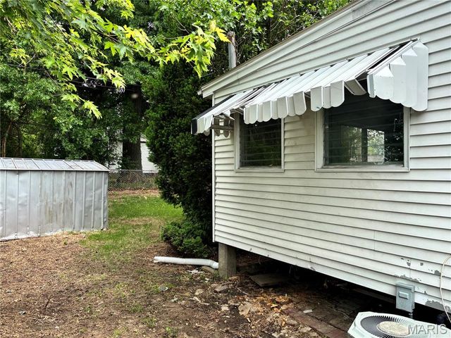 1131 Darr Drive, St Louis, MO 63137