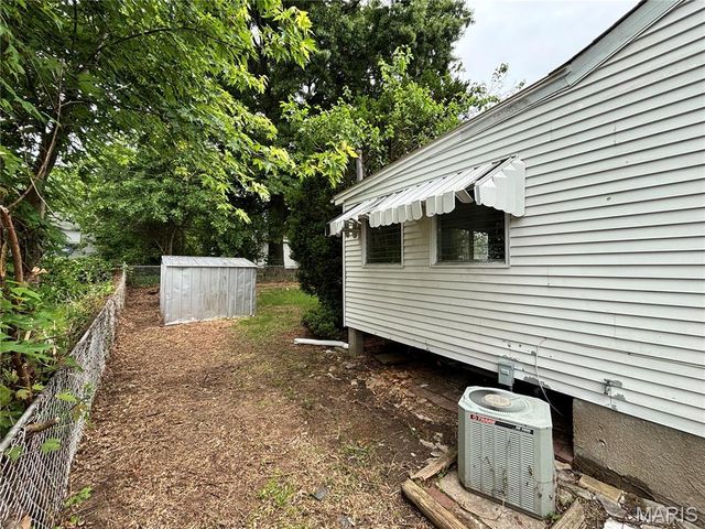 1131 Darr Drive, St Louis, MO 63137