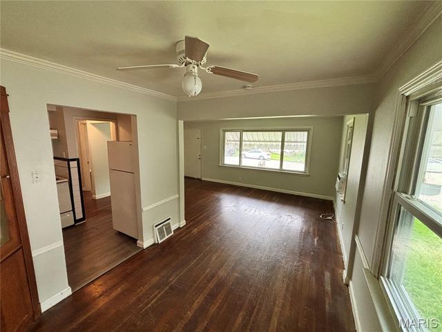 1131 Darr Drive, St Louis, MO 63137