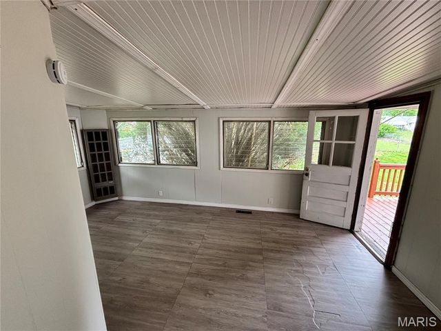 1131 Darr Drive, St Louis, MO 63137