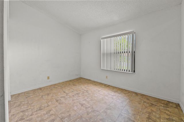 57 VIA DE CASAS NORTE, Boynton Beach, FL 33426