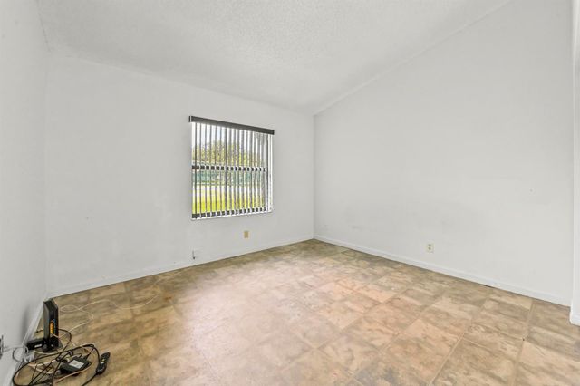 57 VIA DE CASAS NORTE, Boynton Beach, FL 33426