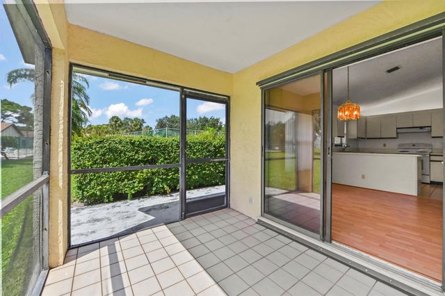 57 VIA DE CASAS NORTE, Boynton Beach, FL 33426
