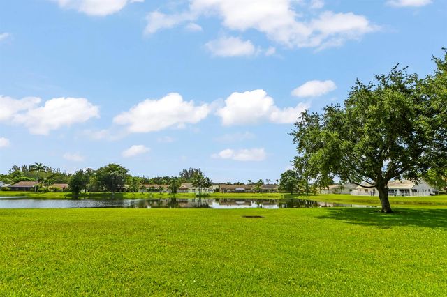 57 VIA DE CASAS NORTE, Boynton Beach, FL 33426