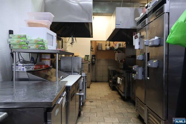 870-872 Broadway, Newark, NJ 07104