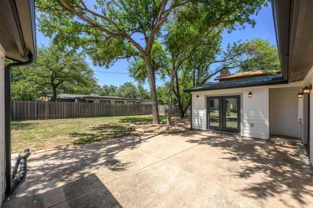 303 Lakeway DR, Lakeway, TX 78734