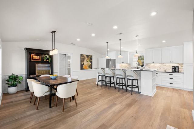 303 Lakeway DR, Lakeway, TX 78734