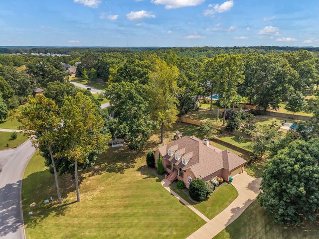 7205 McCormick Ln, Fairview, TN 37062
