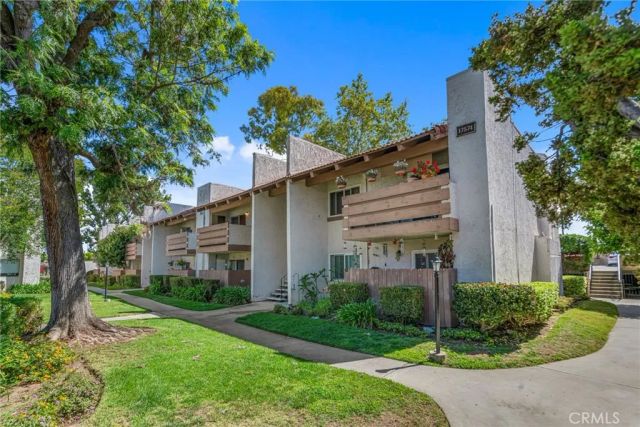 17574 Vandenberg 11, Tustin, CA 92780