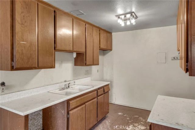 17574 Vandenberg 11, Tustin, CA 92780