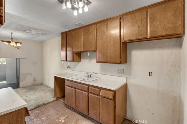 17574 Vandenberg 11, Tustin, CA 92780