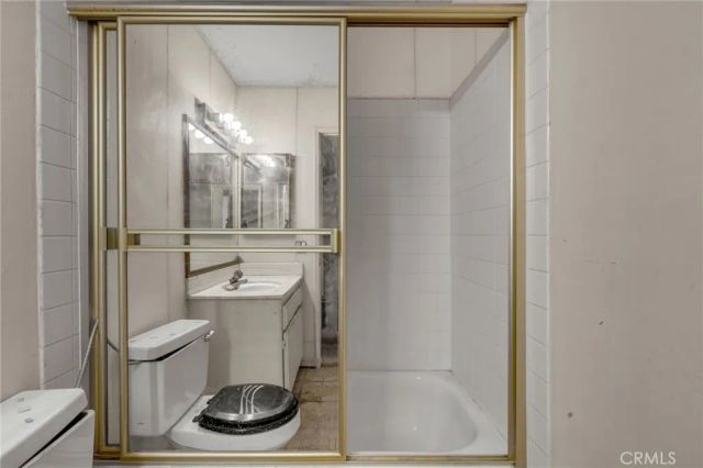 17574 Vandenberg 11, Tustin, CA 92780