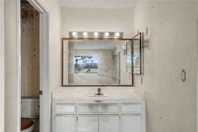 17574 Vandenberg 11, Tustin, CA 92780