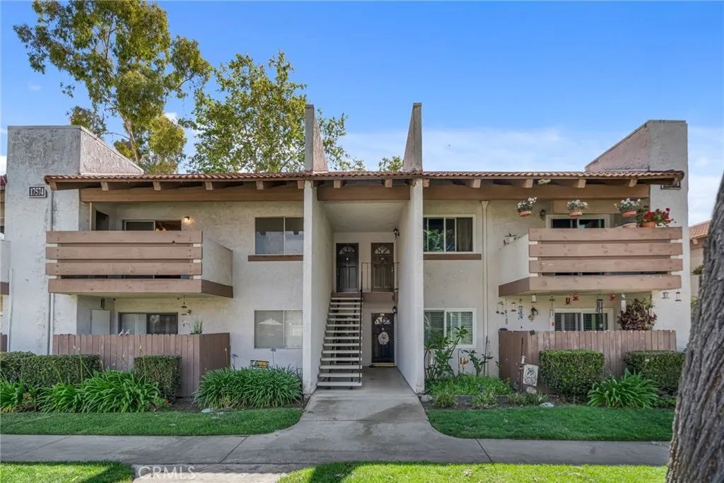 17574 Vandenberg 11, Tustin, CA 92780