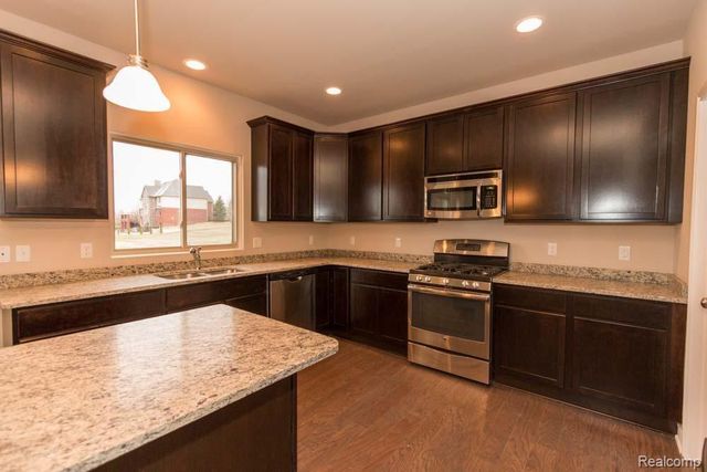 2755 W. Wattles Road, Troy, MI 48098
