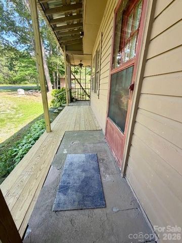 584 Groves Road, Union Mills, NC 28167
