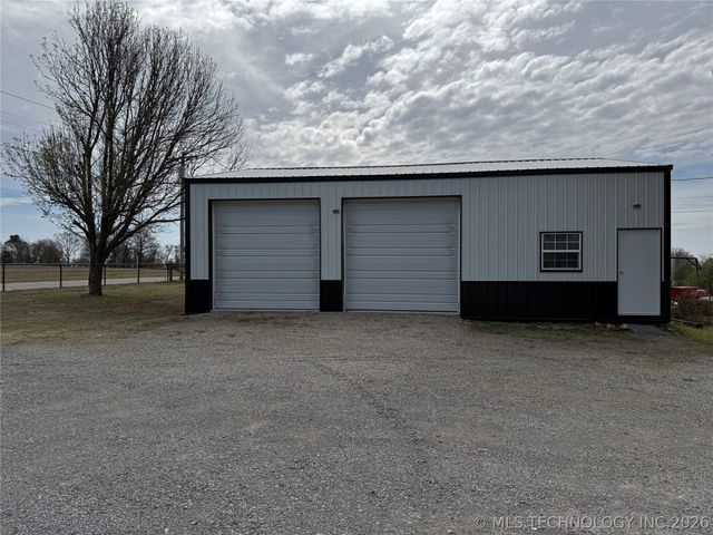 15593 N Bryant Road, Tahlequah, OK 74464