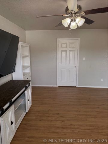 15593 N Bryant Road, Tahlequah, OK 74464