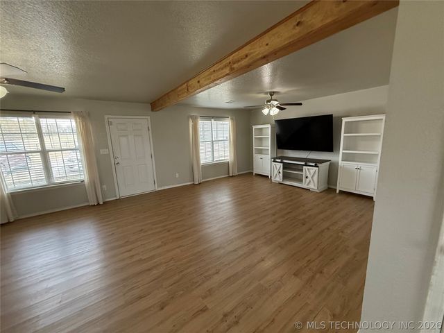 15593 N Bryant Road, Tahlequah, OK 74464