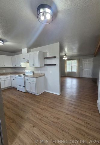 15593 N Bryant Road, Tahlequah, OK 74464