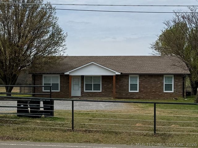 15593 N Bryant Road, Tahlequah, OK 74464