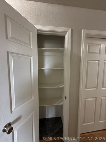 15593 N Bryant Road, Tahlequah, OK 74464