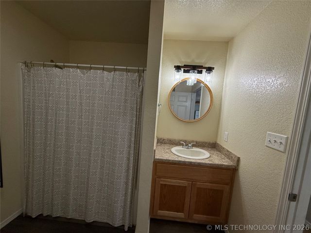 15593 N Bryant Road, Tahlequah, OK 74464