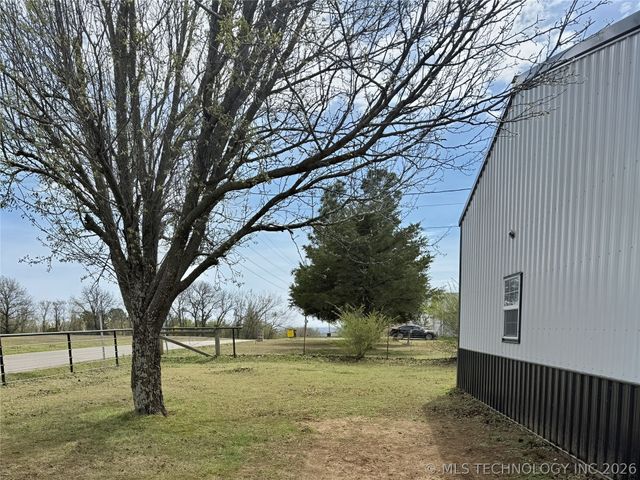 15593 N Bryant Road, Tahlequah, OK 74464