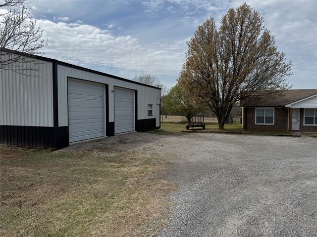15593 N Bryant Road, Tahlequah, OK 74464