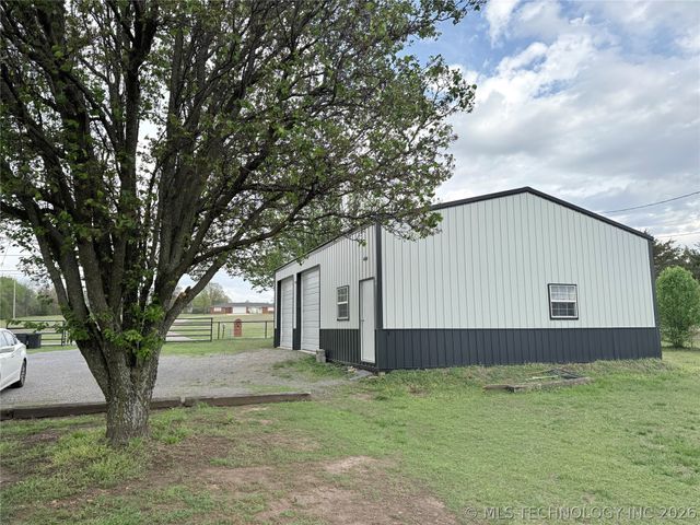 15593 N Bryant Road, Tahlequah, OK 74464