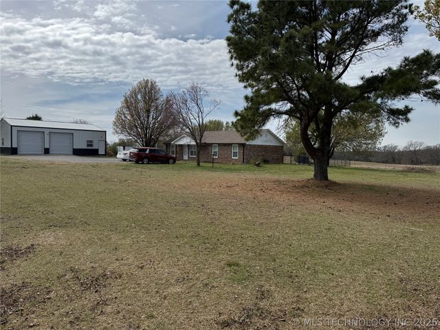 15593 N Bryant Road, Tahlequah, OK 74464