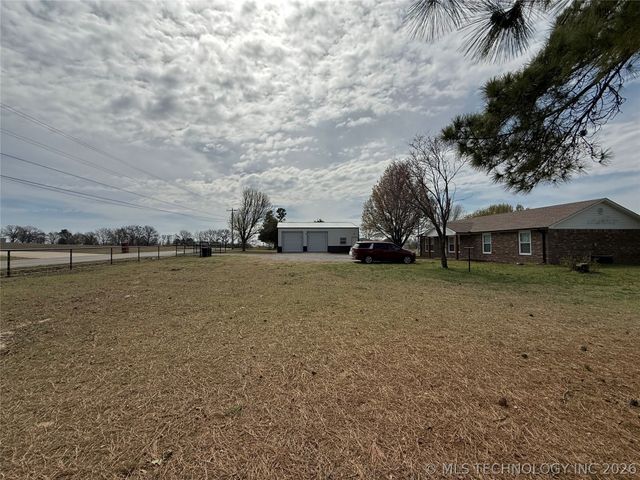 15593 N Bryant Road, Tahlequah, OK 74464