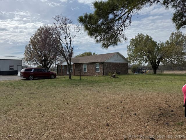 15593 N Bryant Road, Tahlequah, OK 74464