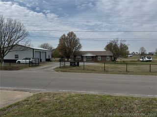 15593 N Bryant Road, Tahlequah, OK 74464