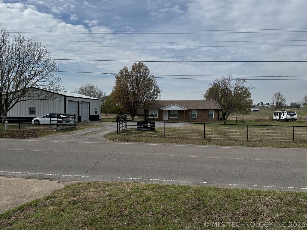 15593 N Bryant Road, Tahlequah, OK 74464
