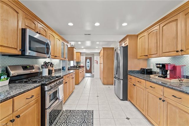 1805 E Bayview BLVD, Norfolk, VA 23503
