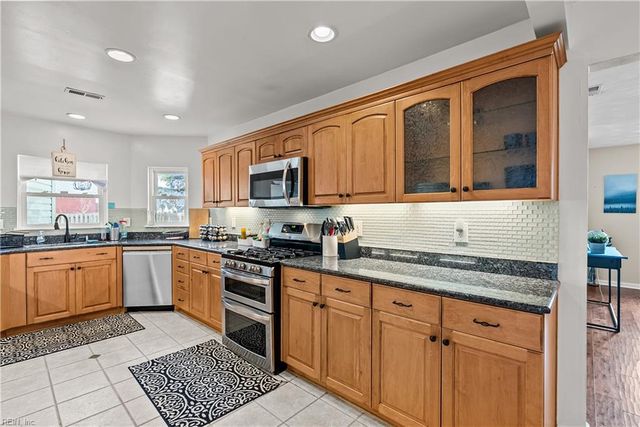 1805 E Bayview BLVD, Norfolk, VA 23503