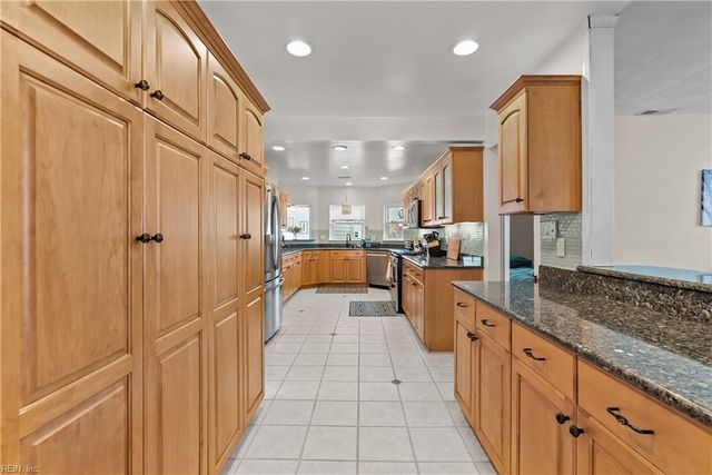 1805 E Bayview BLVD, Norfolk, VA 23503
