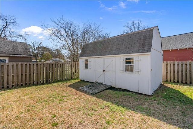 1805 E Bayview BLVD, Norfolk, VA 23503