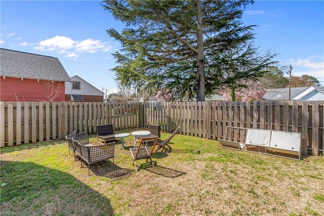 1805 E Bayview BLVD, Norfolk, VA 23503