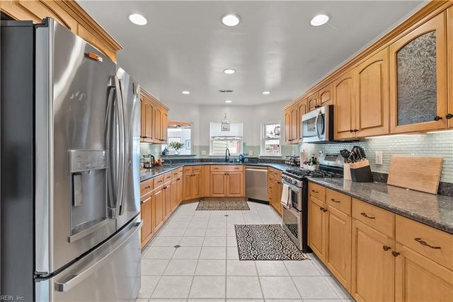 1805 E Bayview BLVD, Norfolk, VA 23503
