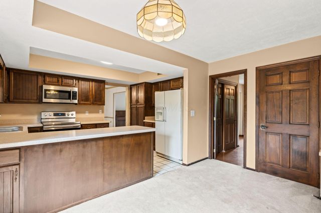 670 Carriage Court, Newark, OH 43055