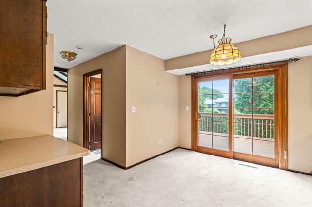670 Carriage Court, Newark, OH 43055