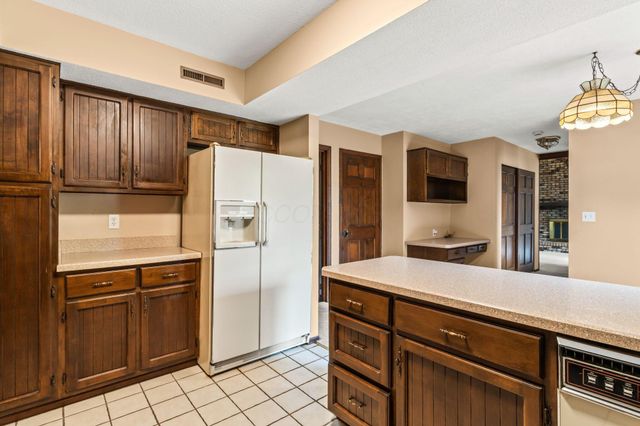 670 Carriage Court, Newark, OH 43055