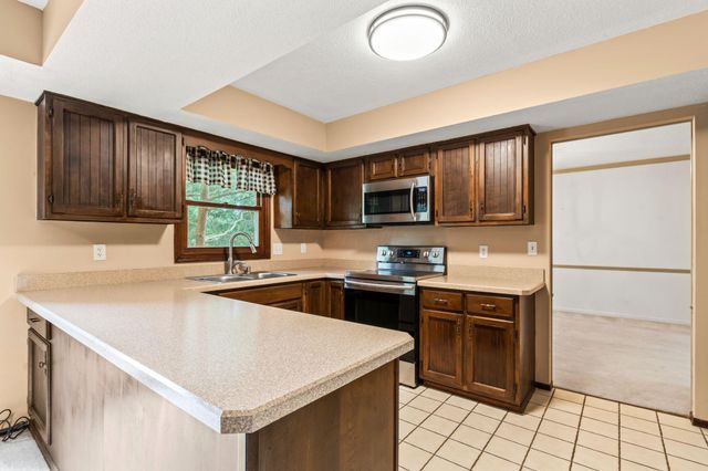 670 Carriage Court, Newark, OH 43055